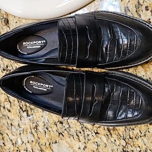 Rockport total motion womens black shoes. Size 6